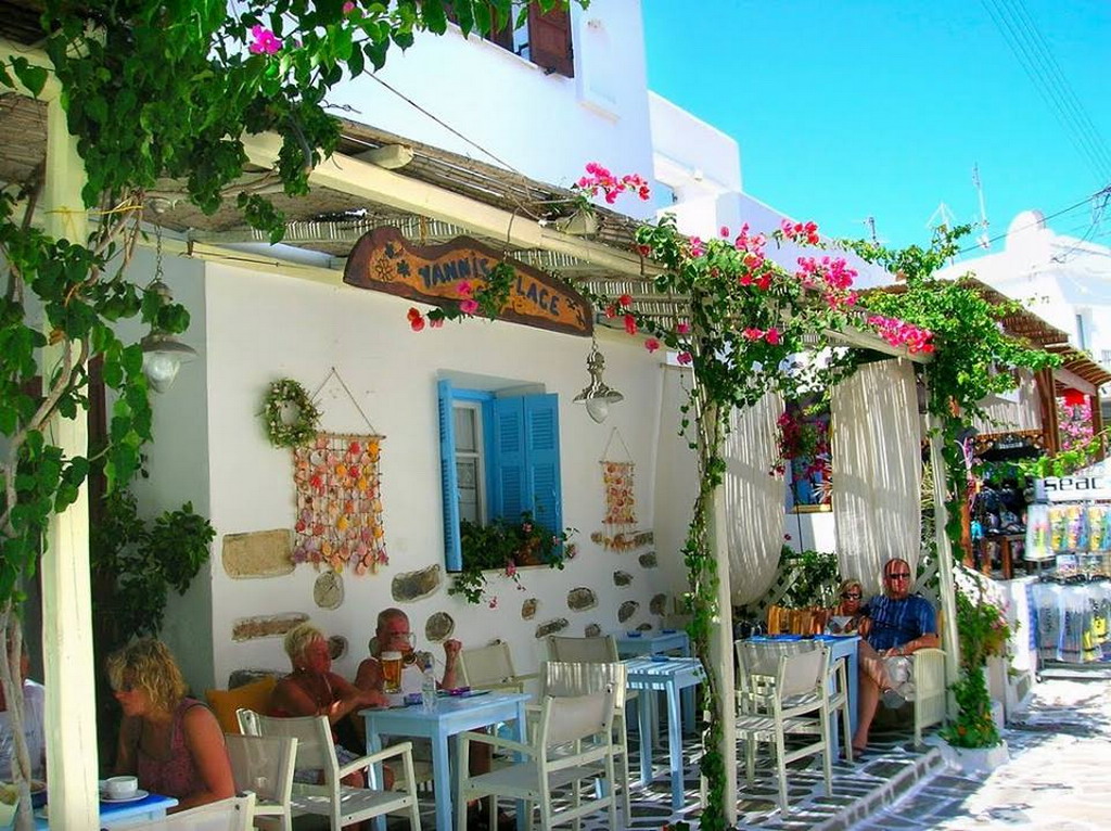  Ostrvo Antiparos u Kikladima 